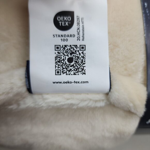 Brooks Brothers Oversized Luxe Plush King Blanket 112"x92" Cream 100% Polyester - Picture 8 of 10